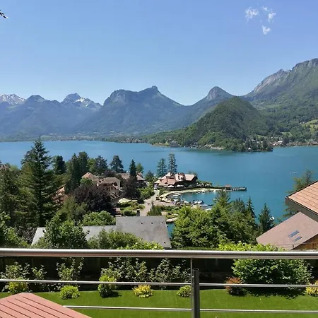 Christine Πανσιόν Talloires